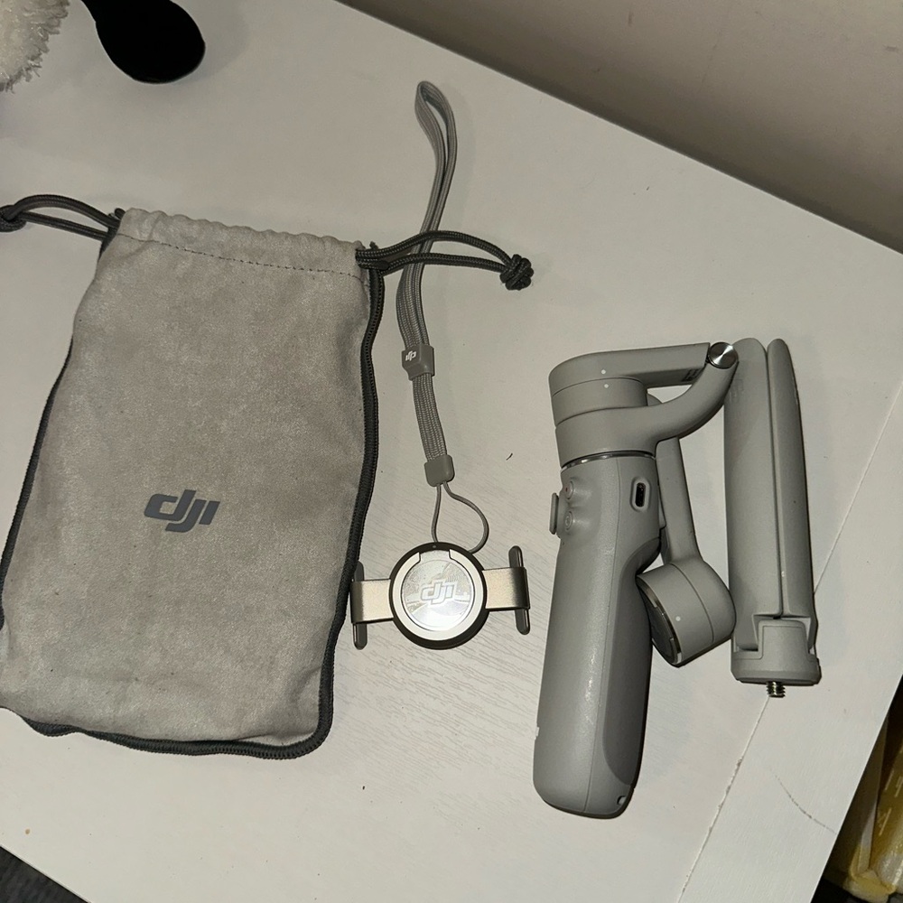 DJI Silver and Gray Handheld Gimbal Kit